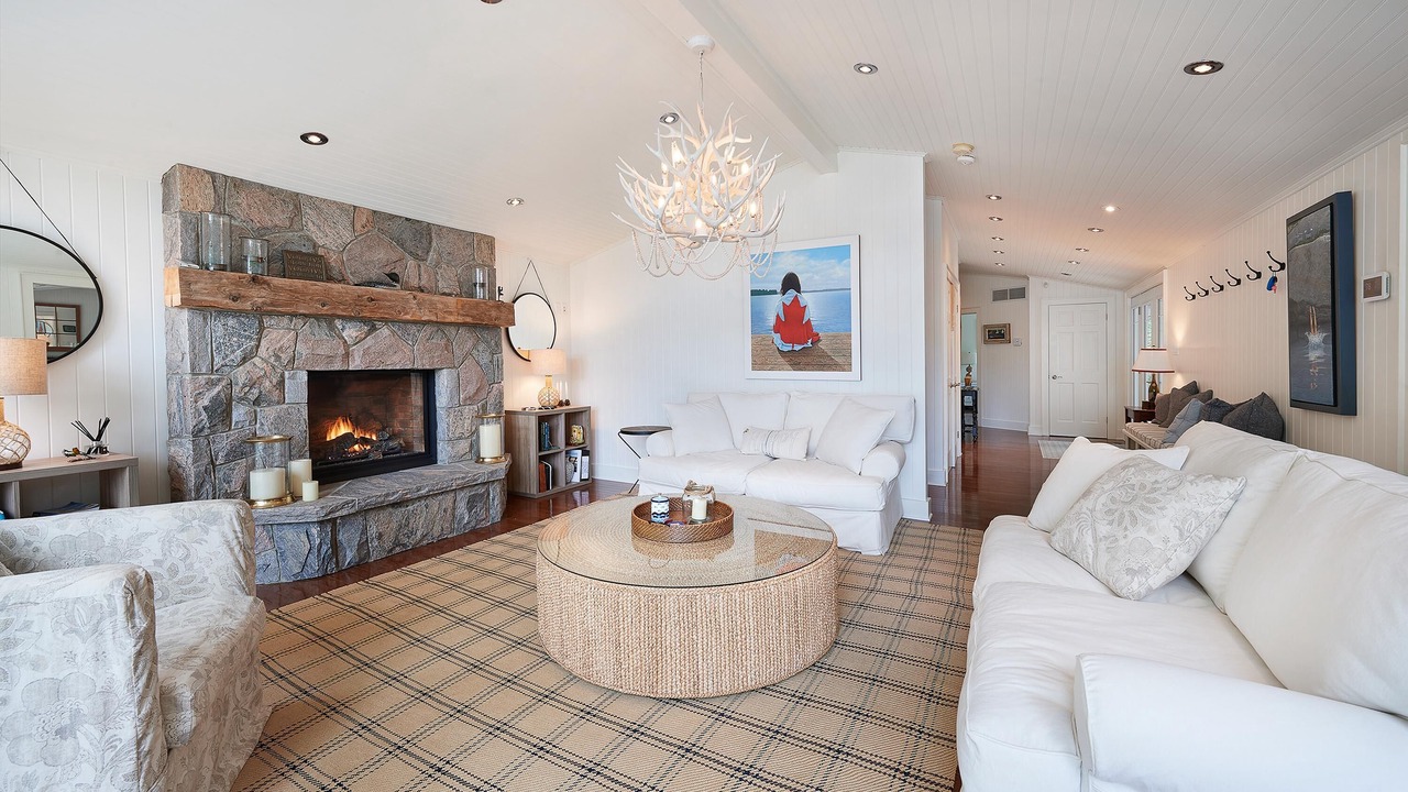 Photo of Bedroom in Muskoka Lakes