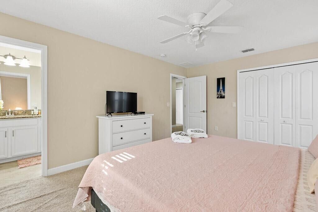 Photo of Bedroom in Lindfields