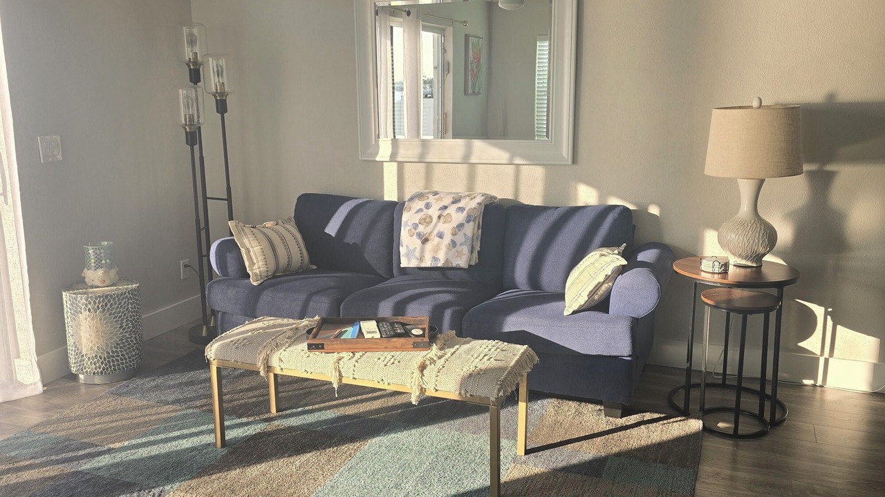 Photo of Livingroom in Treasure Island
