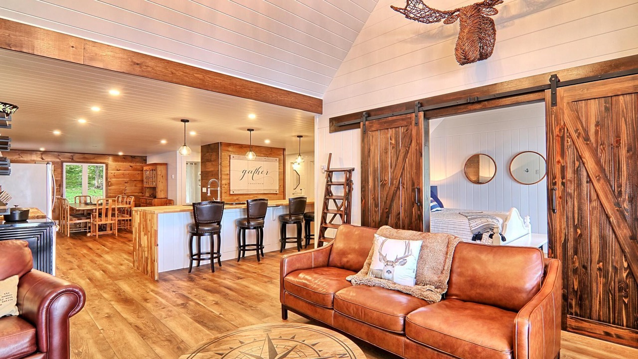 Photo of Livingroom in Port Carling