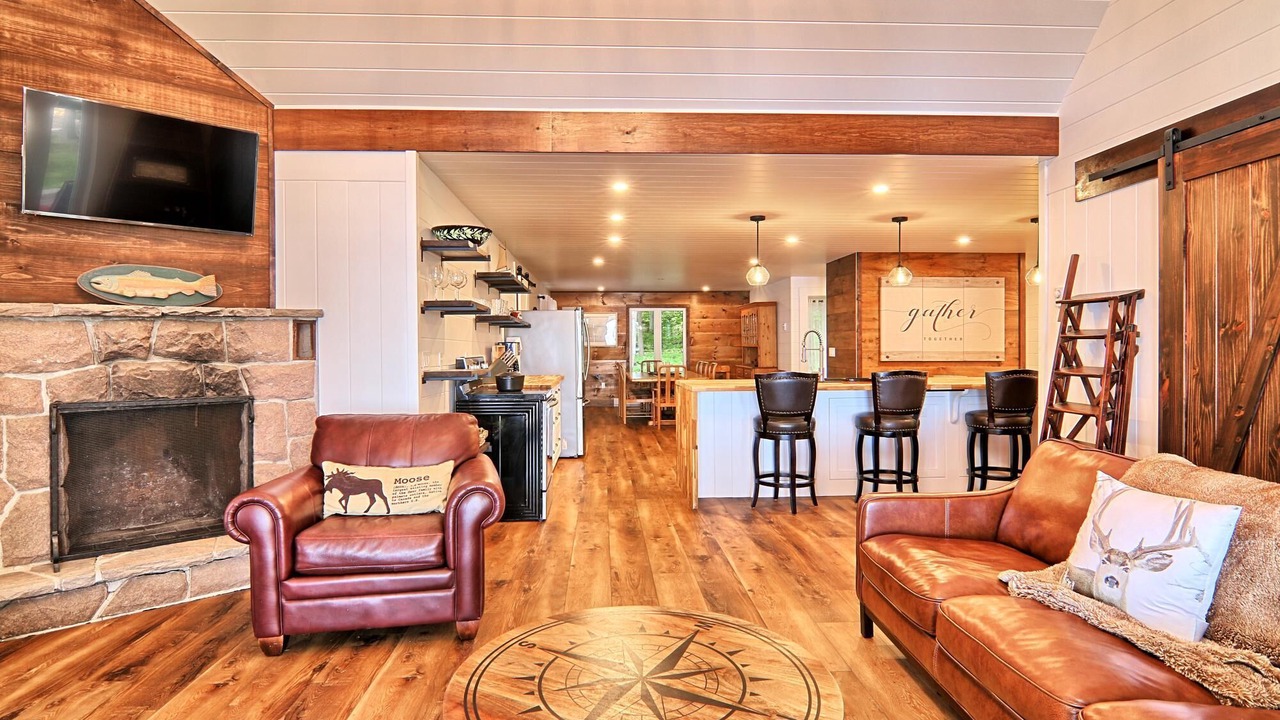 Photo of Livingroom in Port Carling
