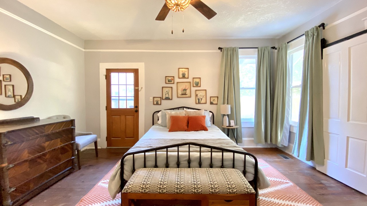 Photo of Bedroom in Valdosta