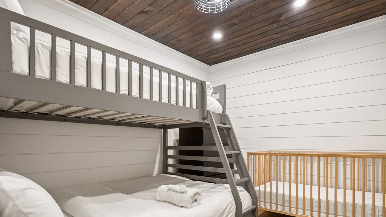 Photo of Bedroom in Rosseau