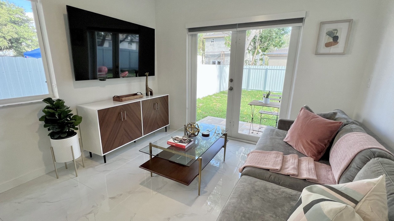 Photo of Livingroom in West Little River