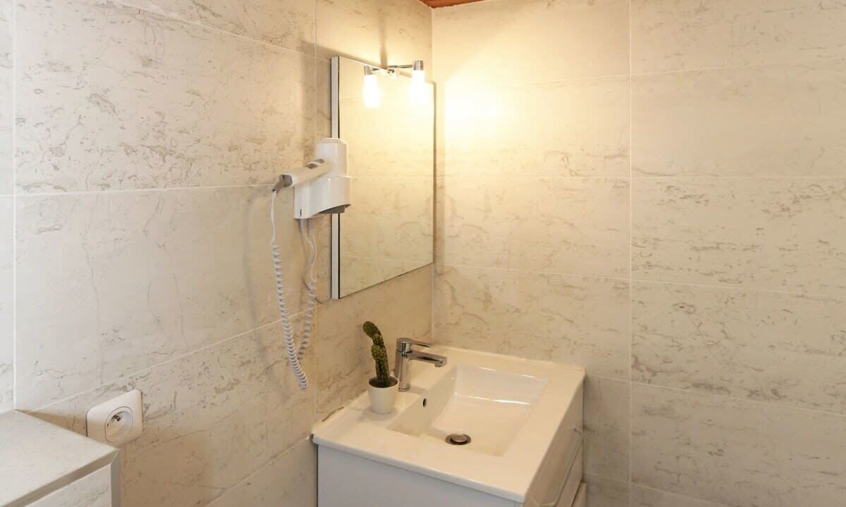 Photo of Bathroom in Vivienne
