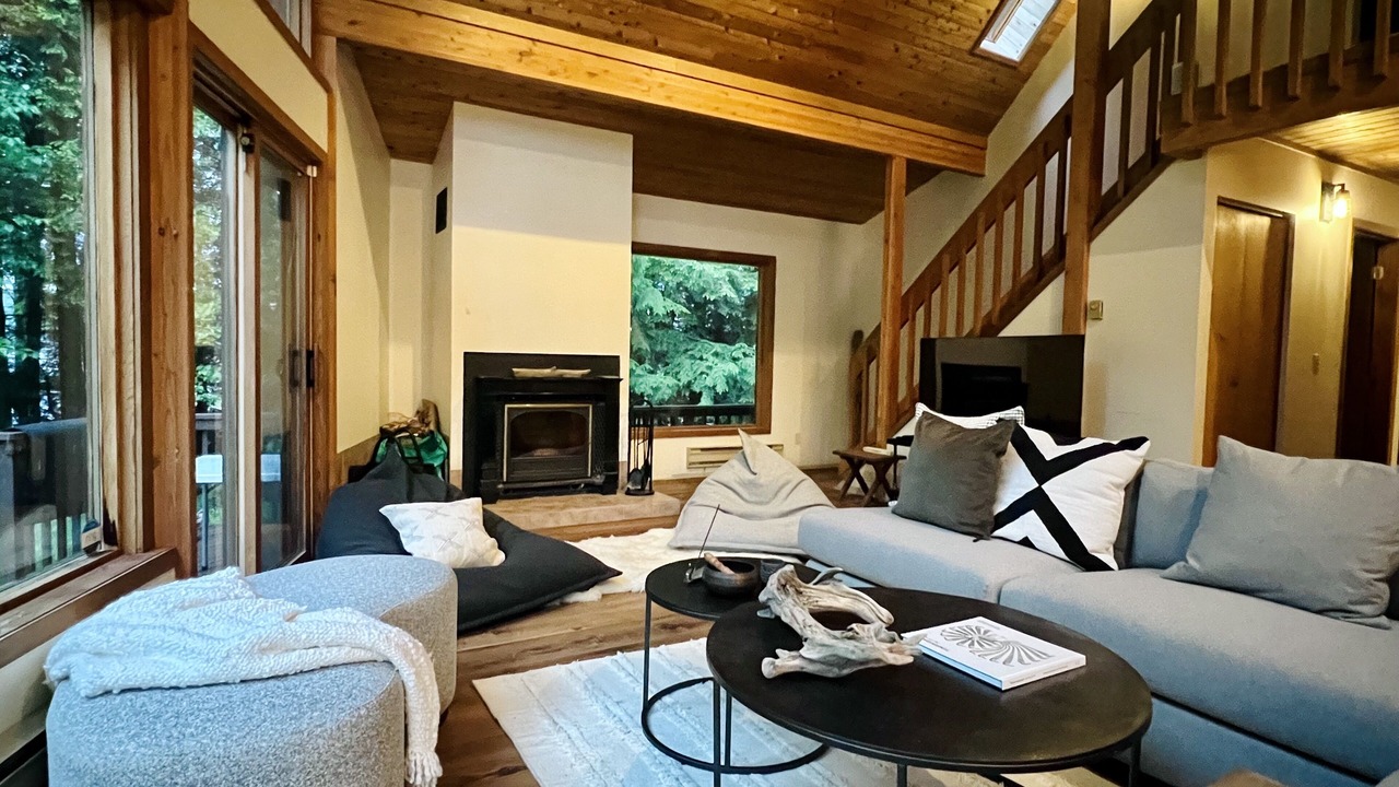 Photo of Livingroom in Dysart et al