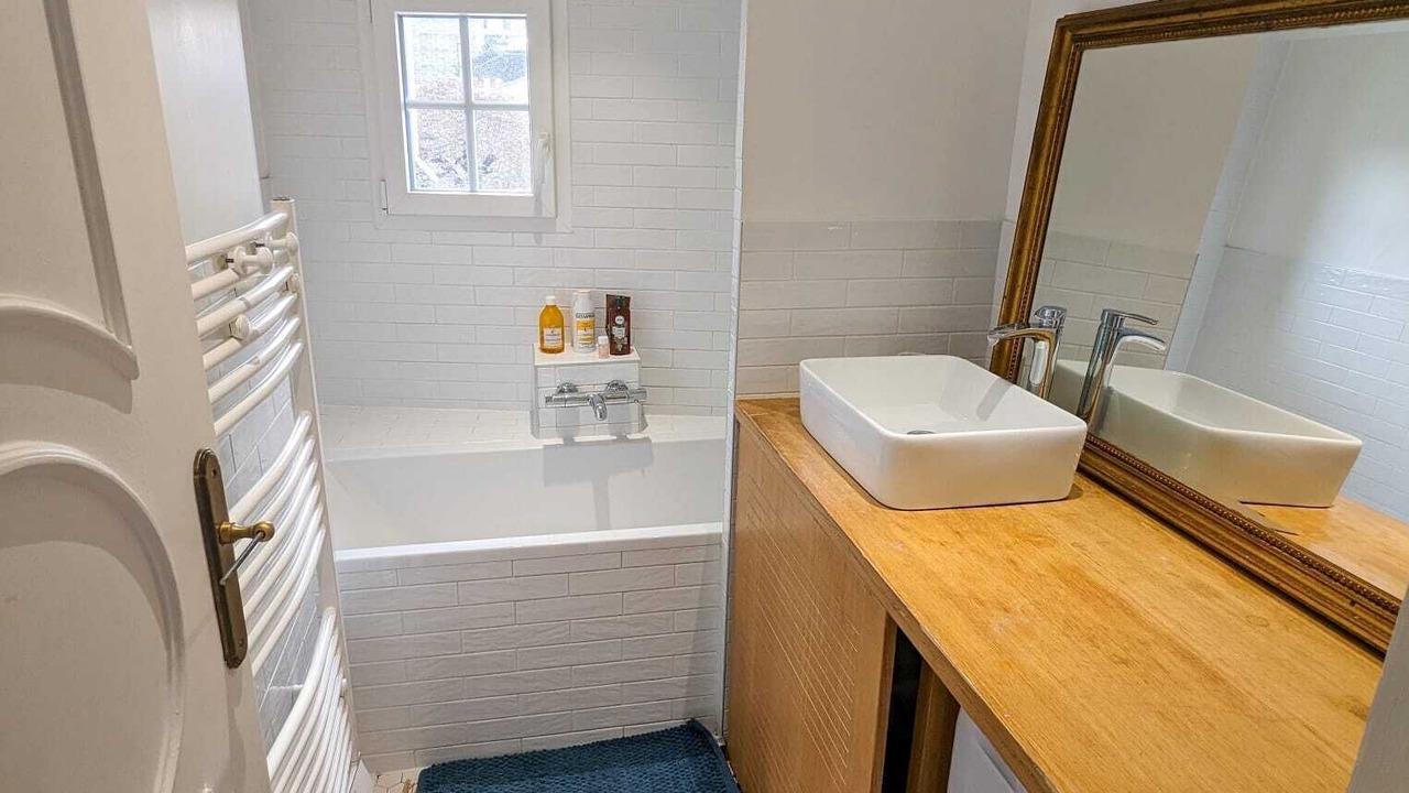 Photo of Bathroom in Asnieres-sur-Seine