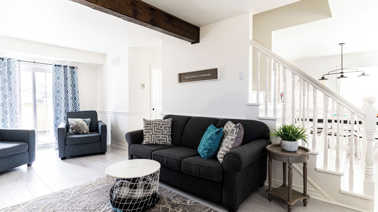 Photo of Livingroom in Wasaga Beach