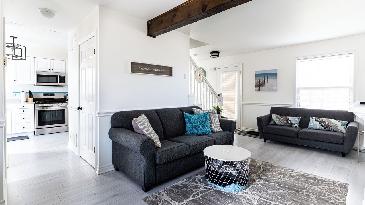 Photo of Livingroom in Wasaga Beach