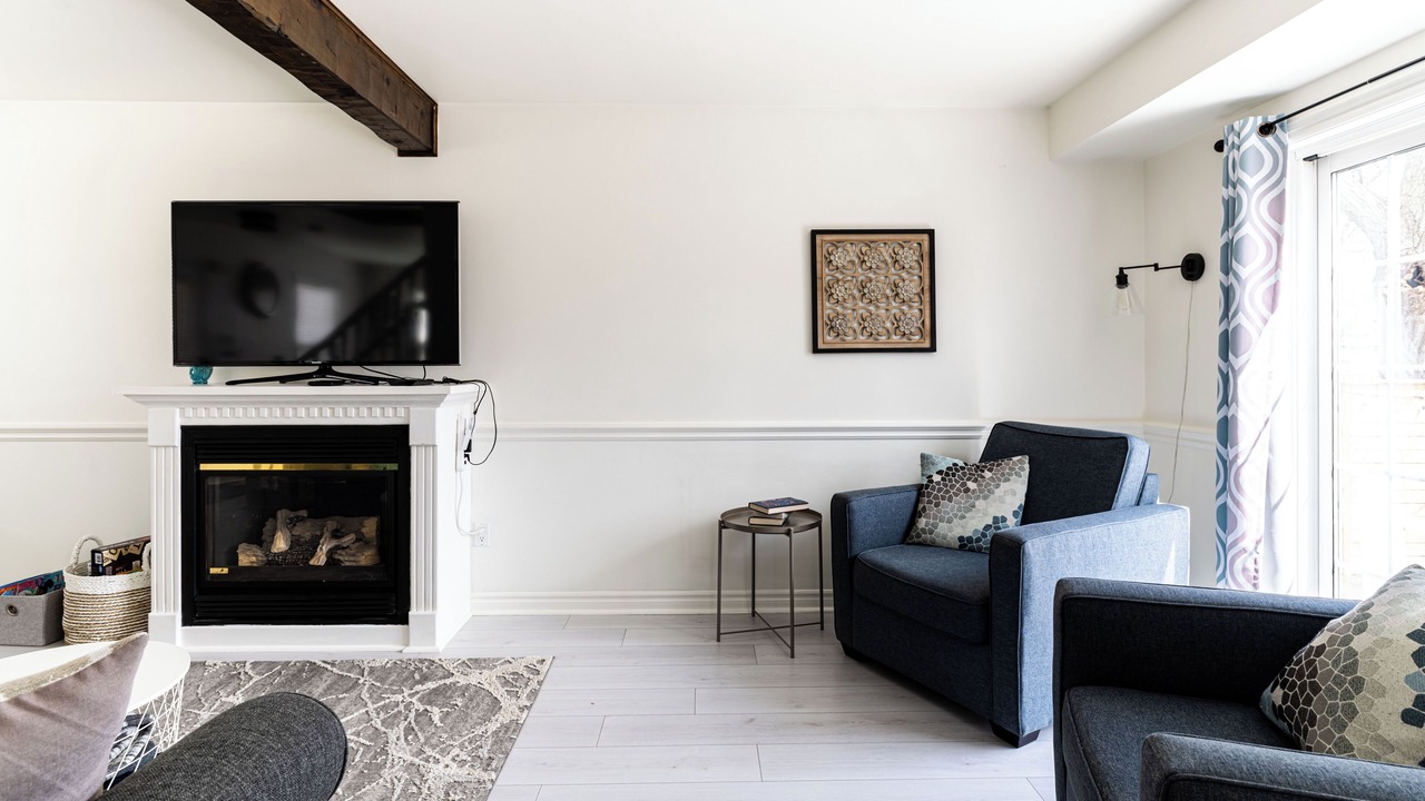 Photo of Livingroom in Wasaga Beach