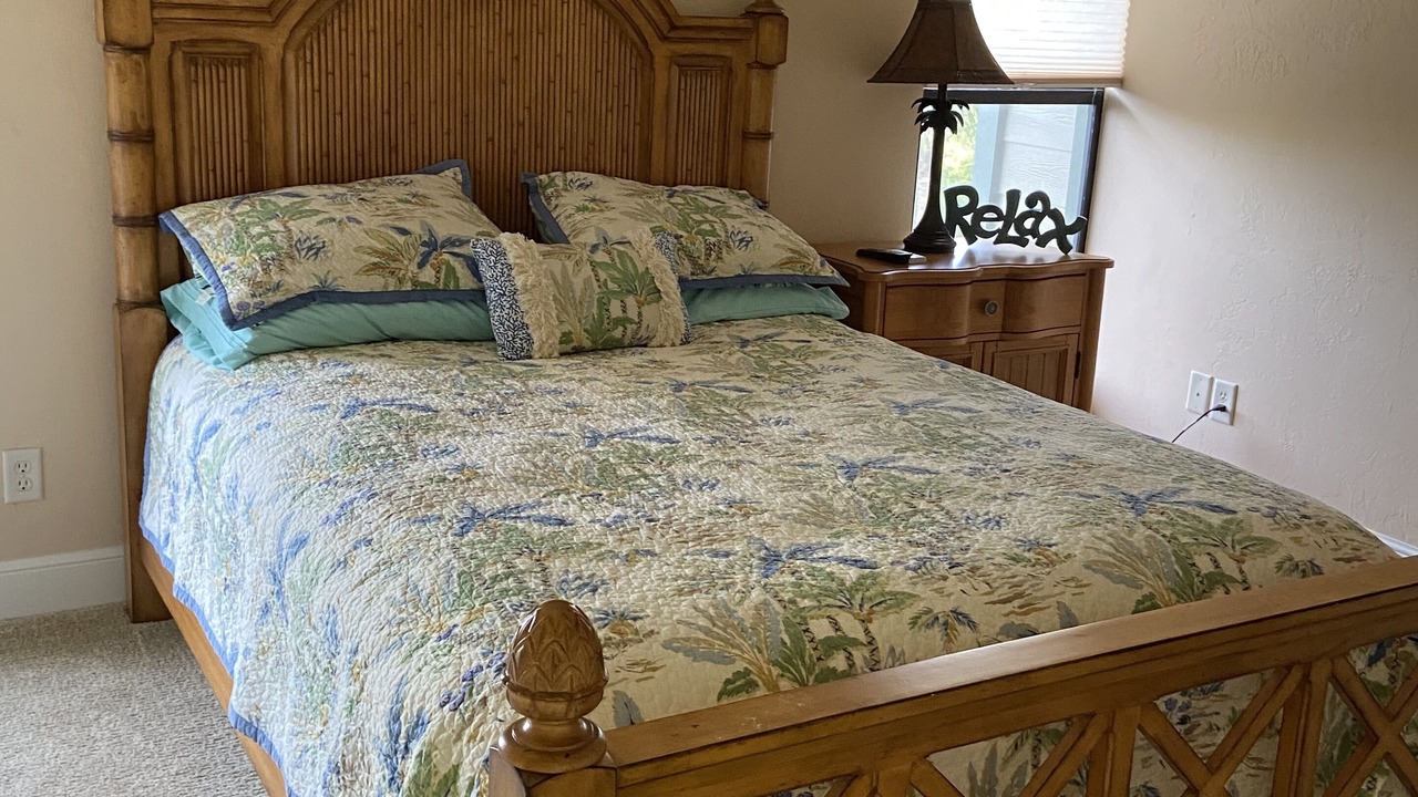 Photo of Bedroom in Bokeelia