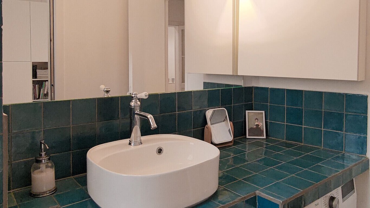 Photo of Bathroom in Quartier Saint-Ambroise