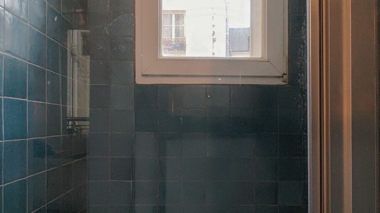 Photo of Bathroom in Quartier Saint-Ambroise