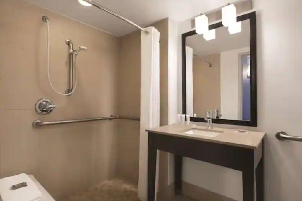 Photo of Bathroom in Airport North