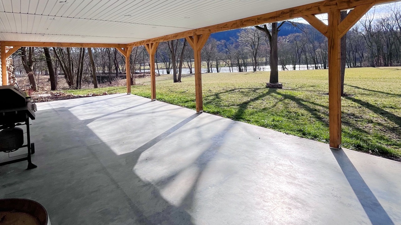 Photo of Patio Balcony in Mifflintown