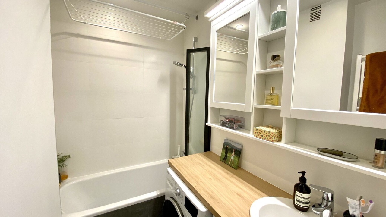 Photo of Bathroom in Issy-les-Moulineaux