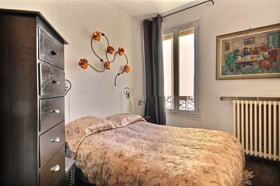 Photo of Bedroom in Hopital Saint-Louis