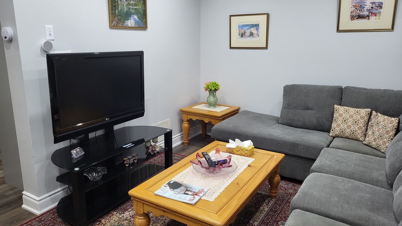 Photo of Livingroom in Churchill Meadows