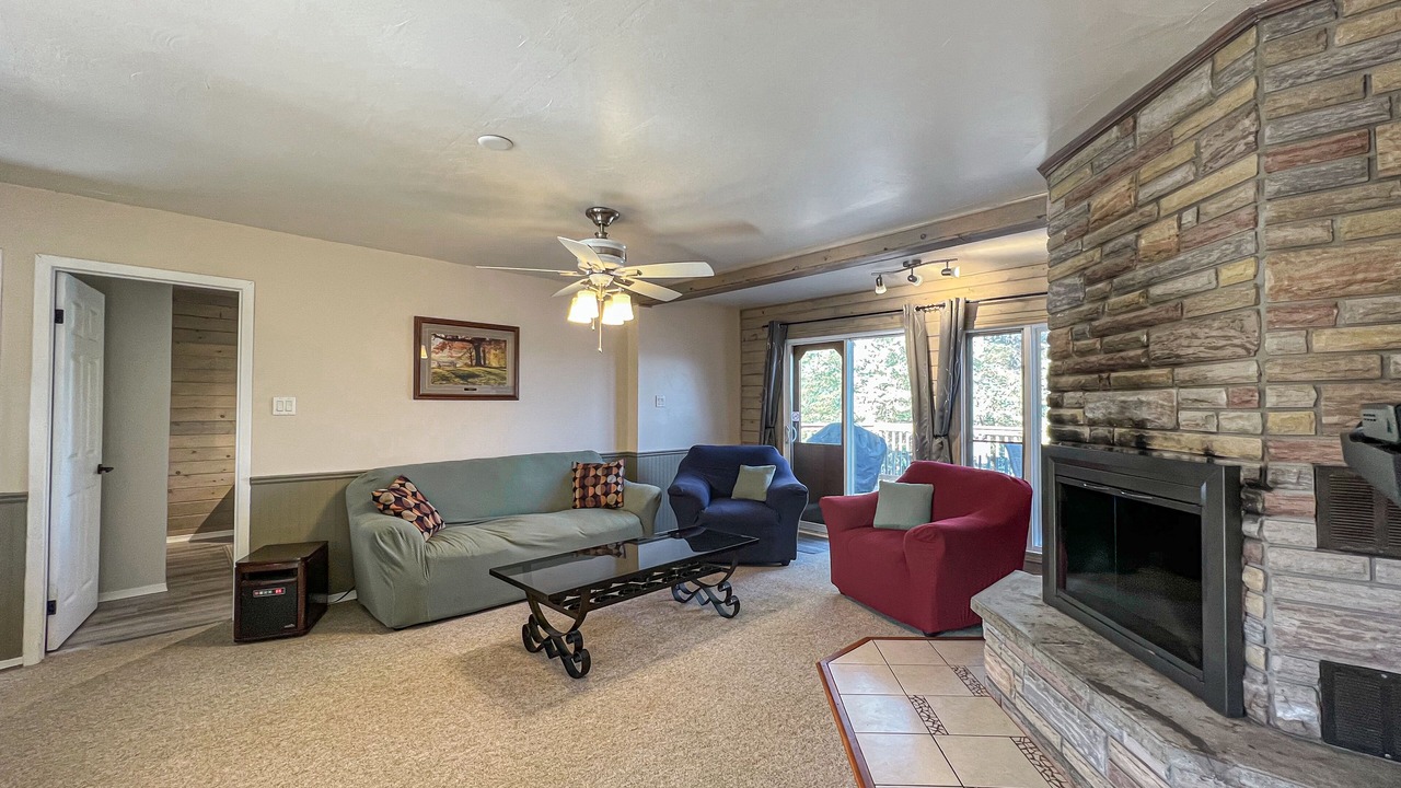 Photo of Livingroom in Magnetawan