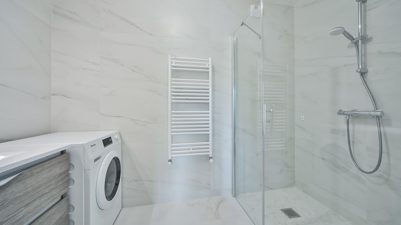 Photo of Bathroom in La Varenne Saint-Hilaire