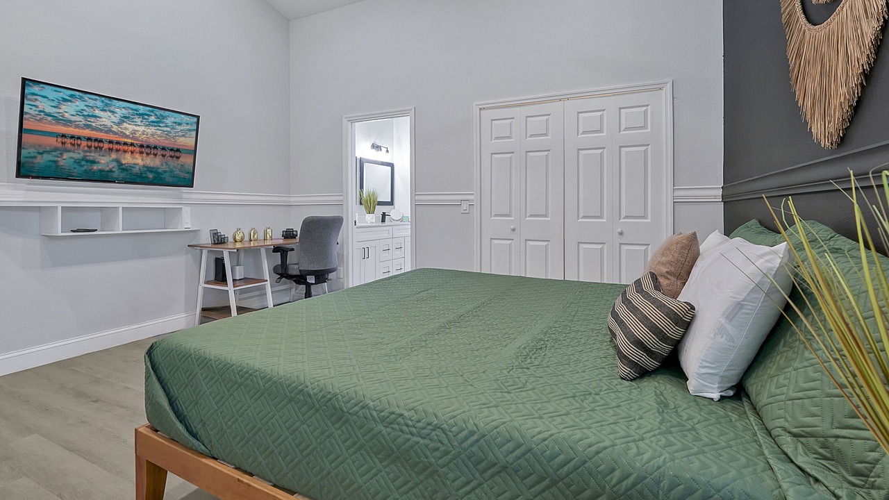 Photo of Bedroom in Florida Pines