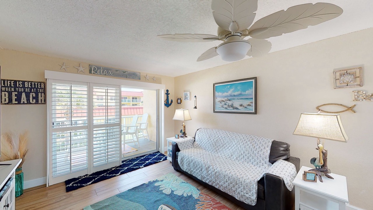 Photo of Livingroom in Point East