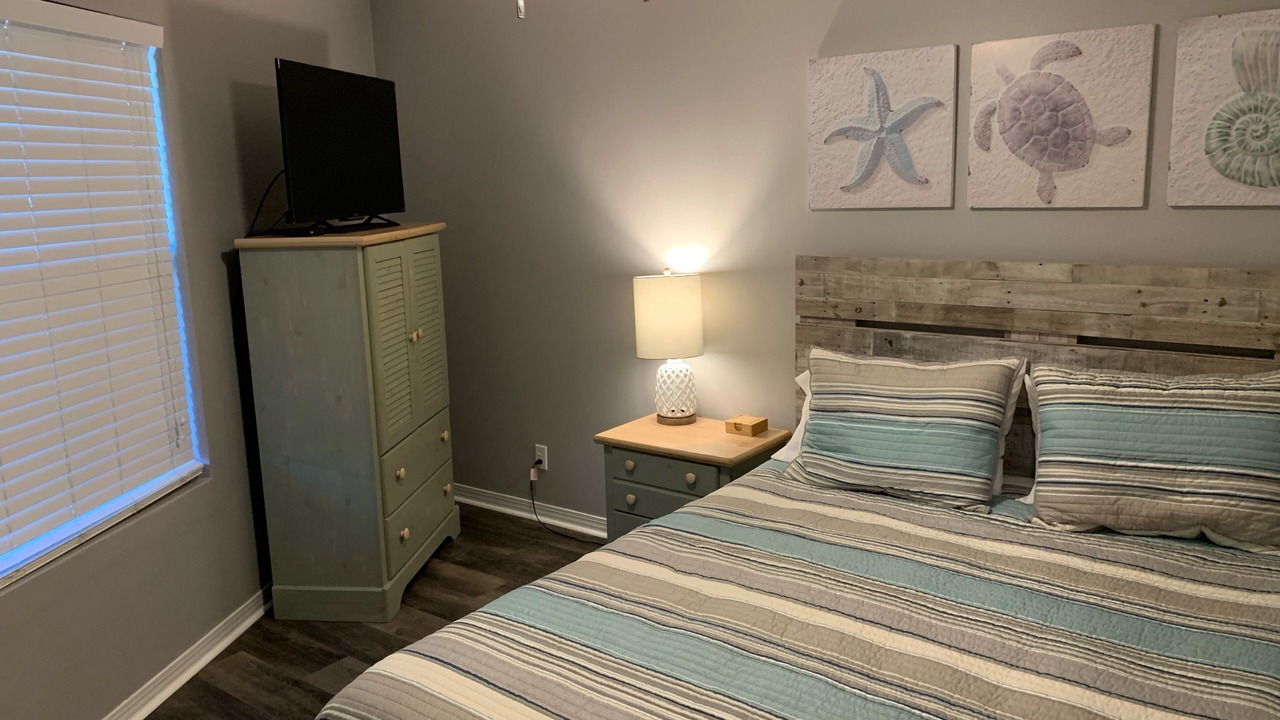 Photo of Bedroom in Avalon Beach Estates