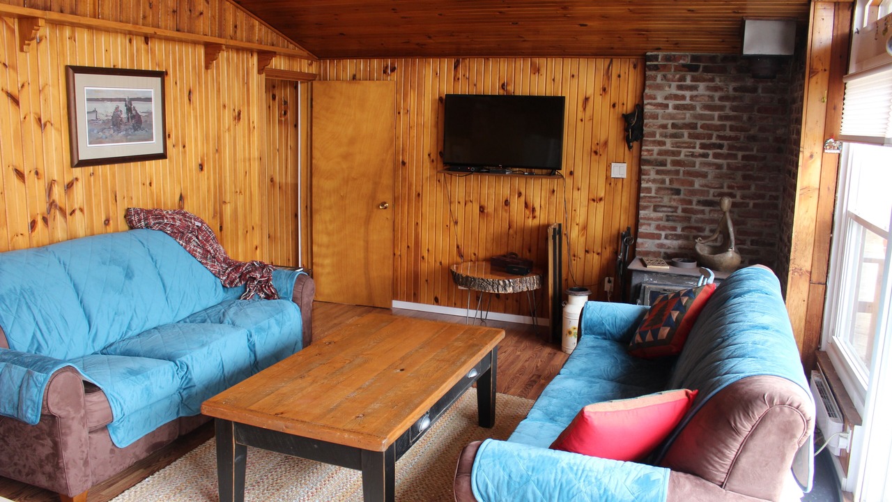 Photo of Livingroom in Muskoka Lakes