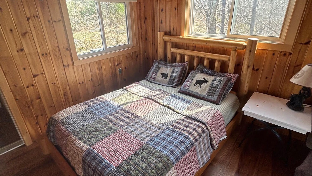 Photo of Bedroom in Muskoka Lakes