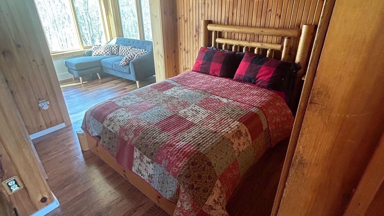 Photo of Bedroom in Muskoka Lakes