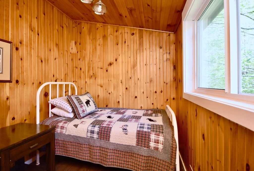 Photo of Bedroom in Muskoka Lakes