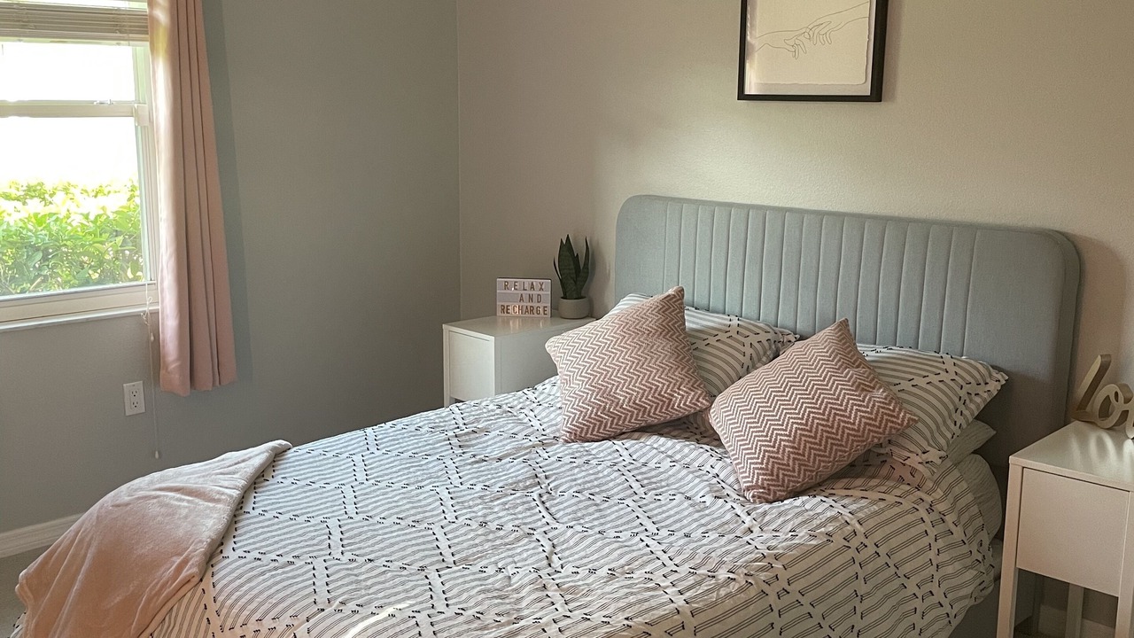 Photo of Bedroom in Bee Ridge