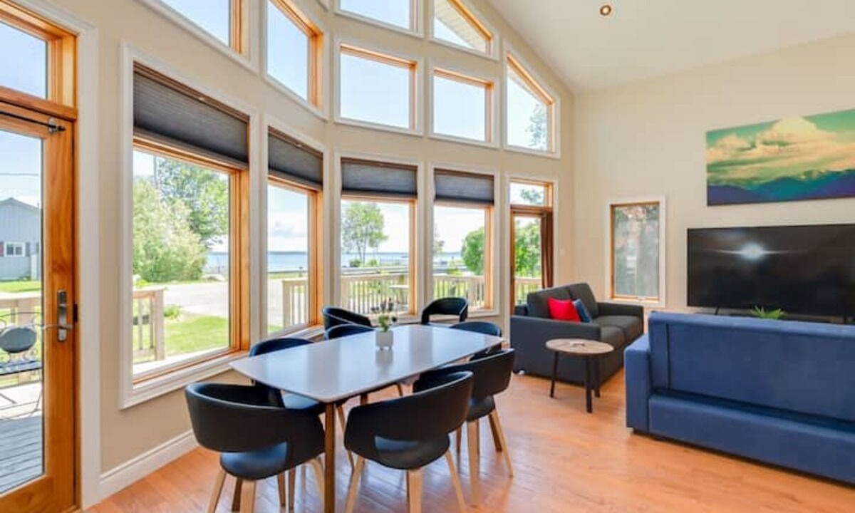 Photo of Livingroom in Alcona