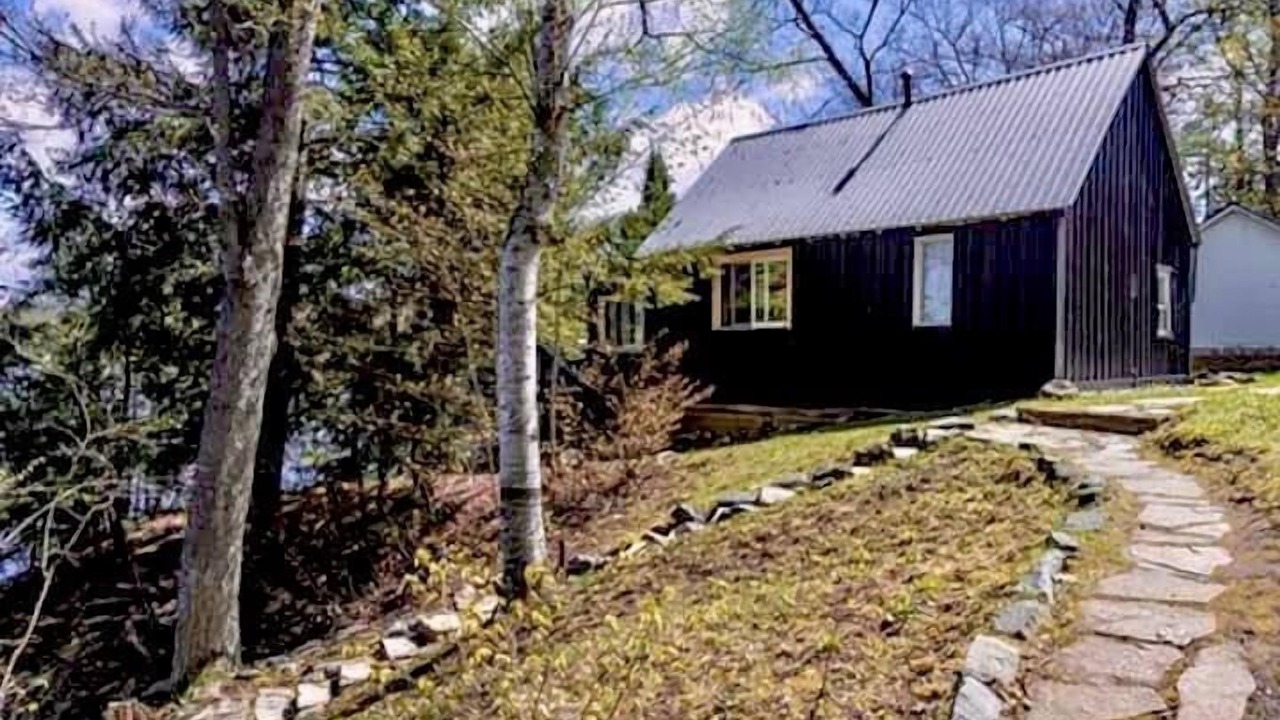 Photo of Bedroom in Muskoka Lakes