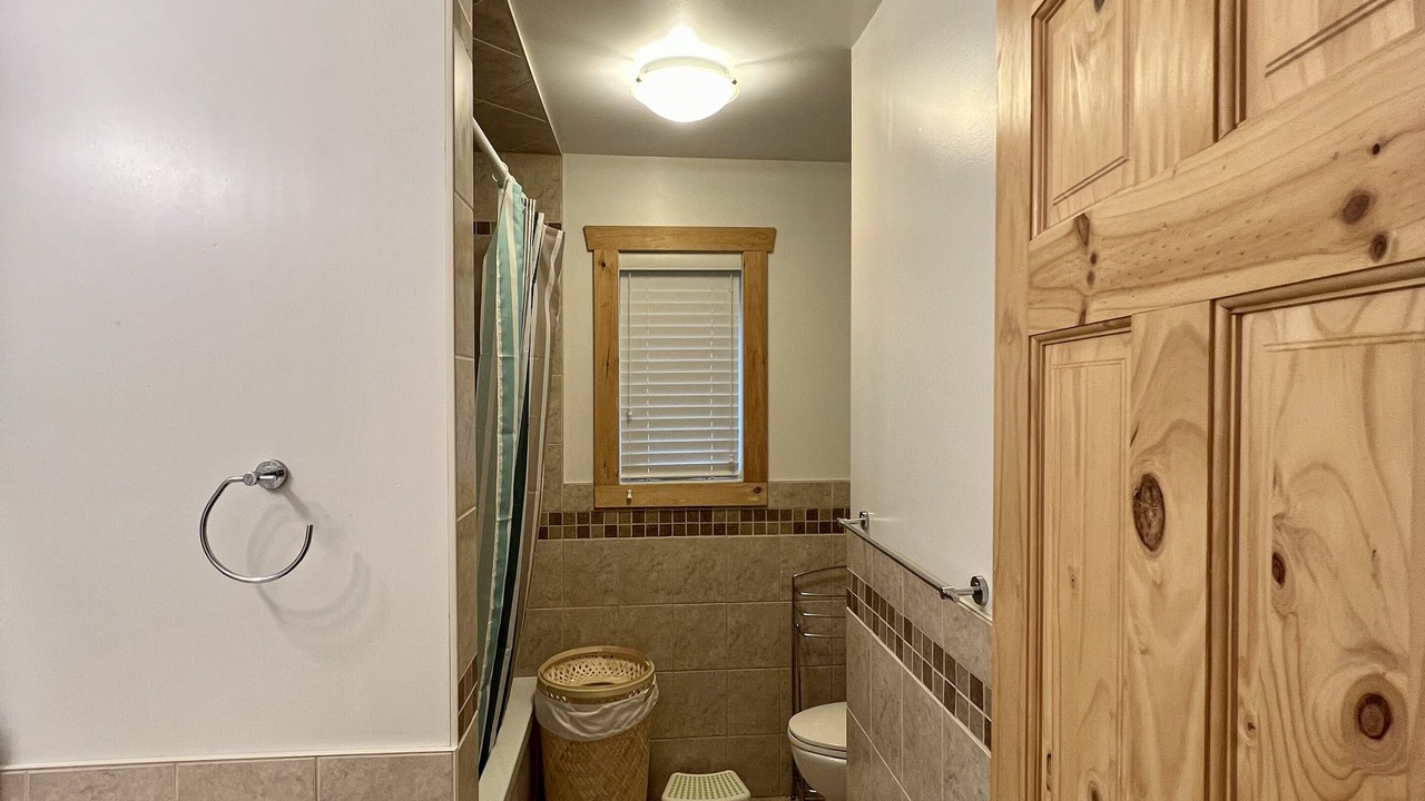 Photo of Bathroom in Tobermory