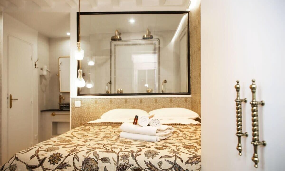 Photo of Bedroom in Quartier du Faubourg-Montmartre