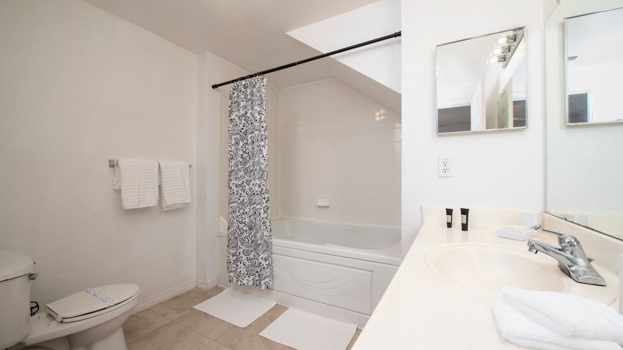 Photo of Bathroom in Venetian Bay Villages