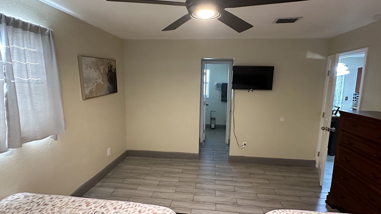 Photo of Bedroom in Oak Ridge