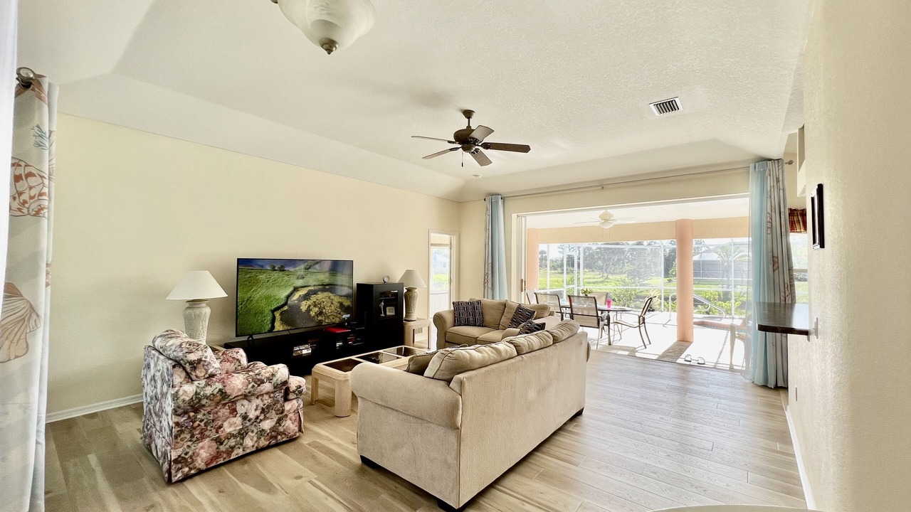 Photo of Livingroom in Long Meadow