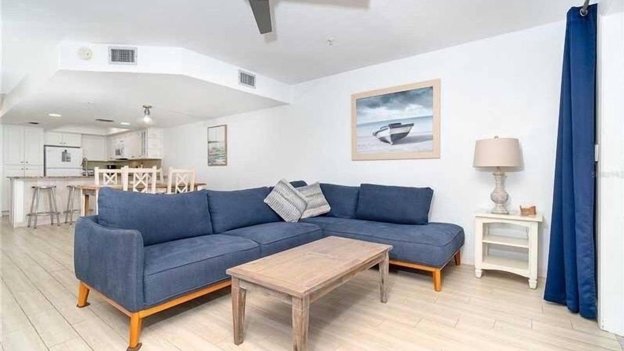 Photo of Livingroom in Palm Island