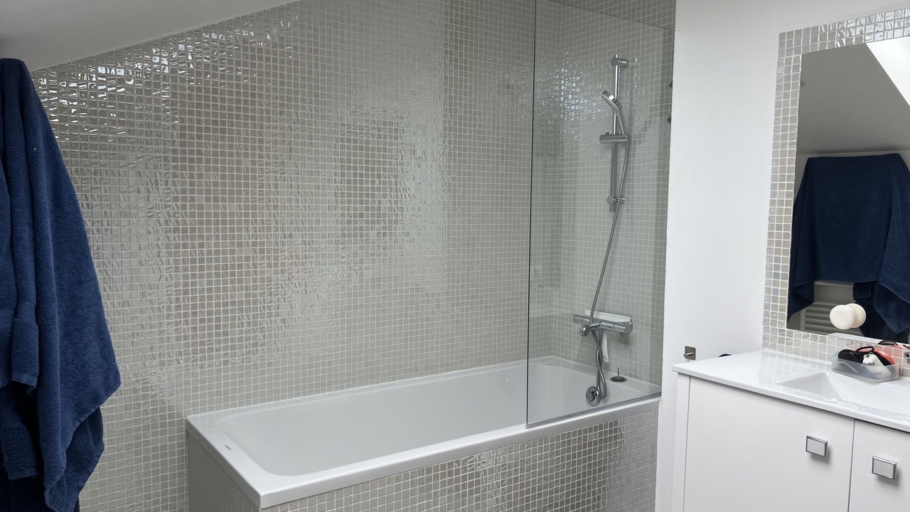 Photo of Bathroom in Centre