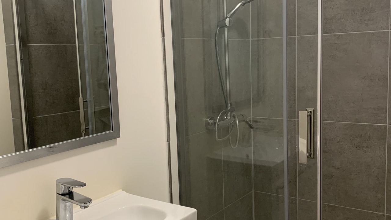 Photo of Bathroom in Centre
