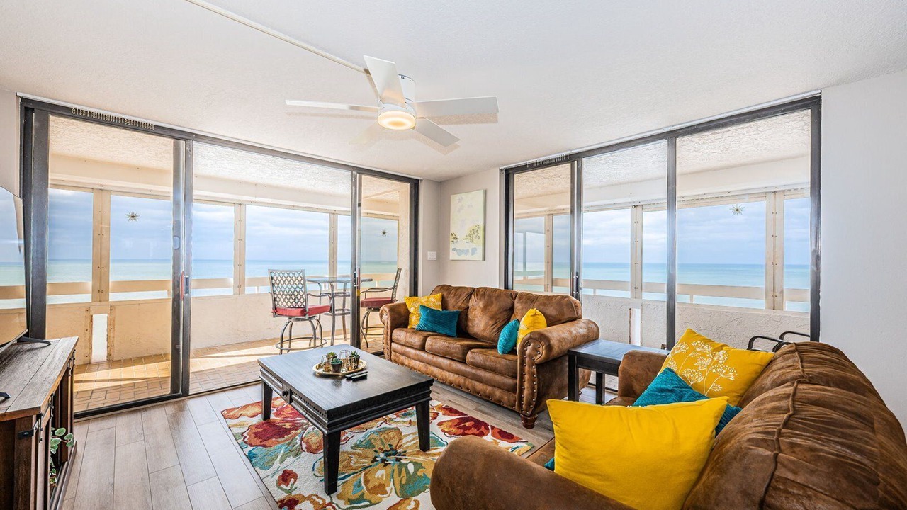 Photo of Livingroom in Redington Shores