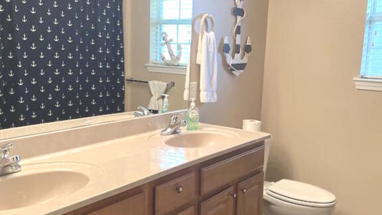 Photo of Bathroom in Gulf Breeze