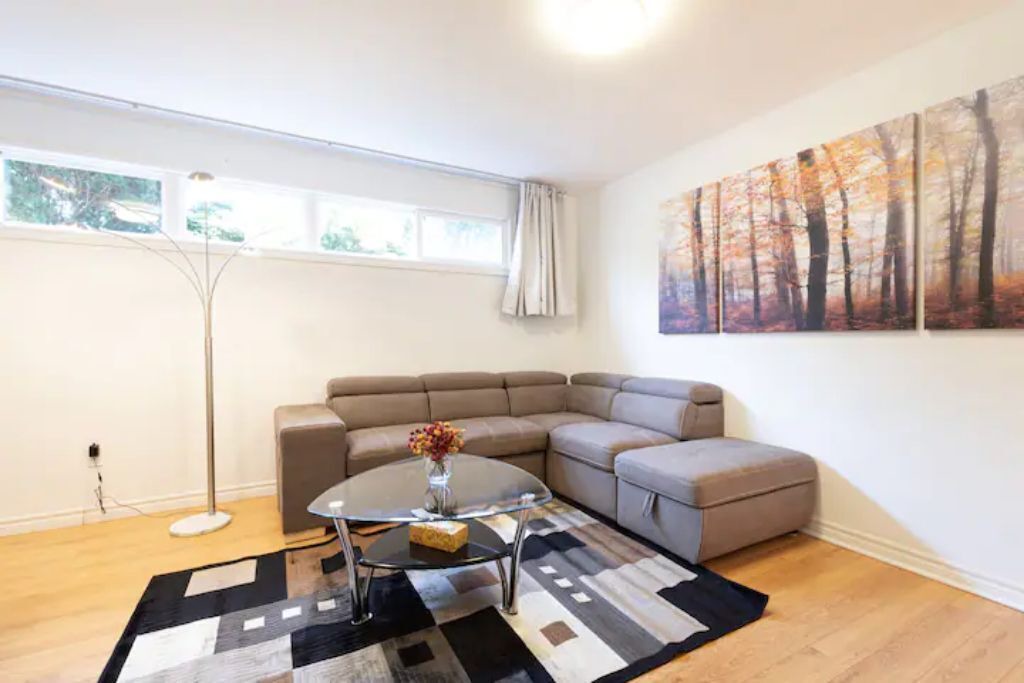 Photo of Livingroom in Willowdale