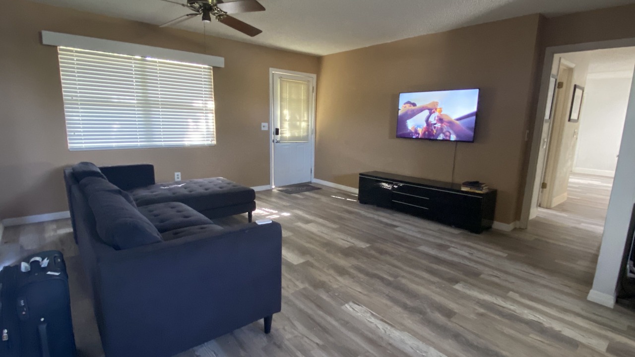 Photo of Livingroom in Clair-Mel City
