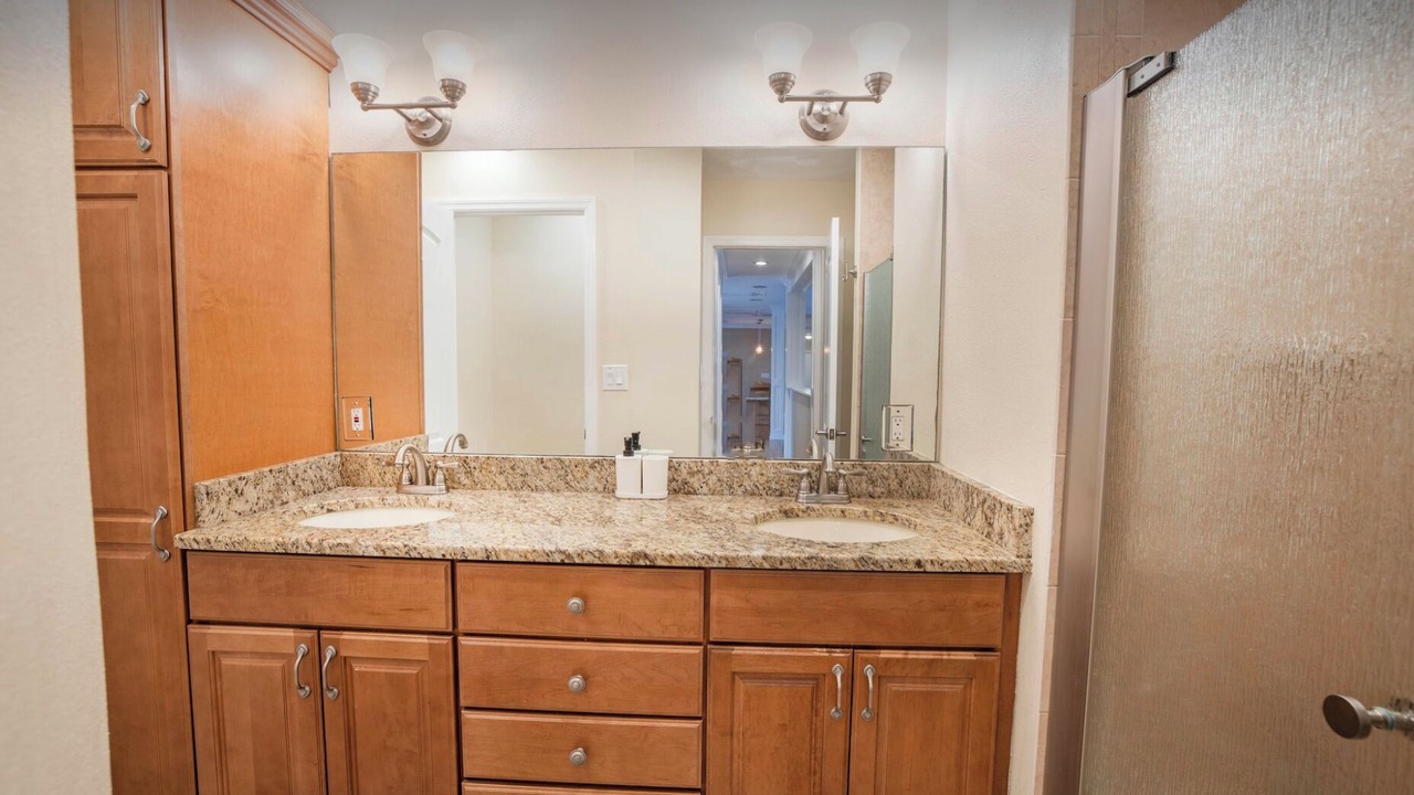 Photo of Bathroom in Beach Park