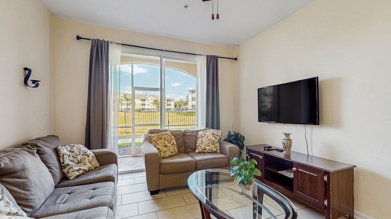Photo of Livingroom in Windsor Palms