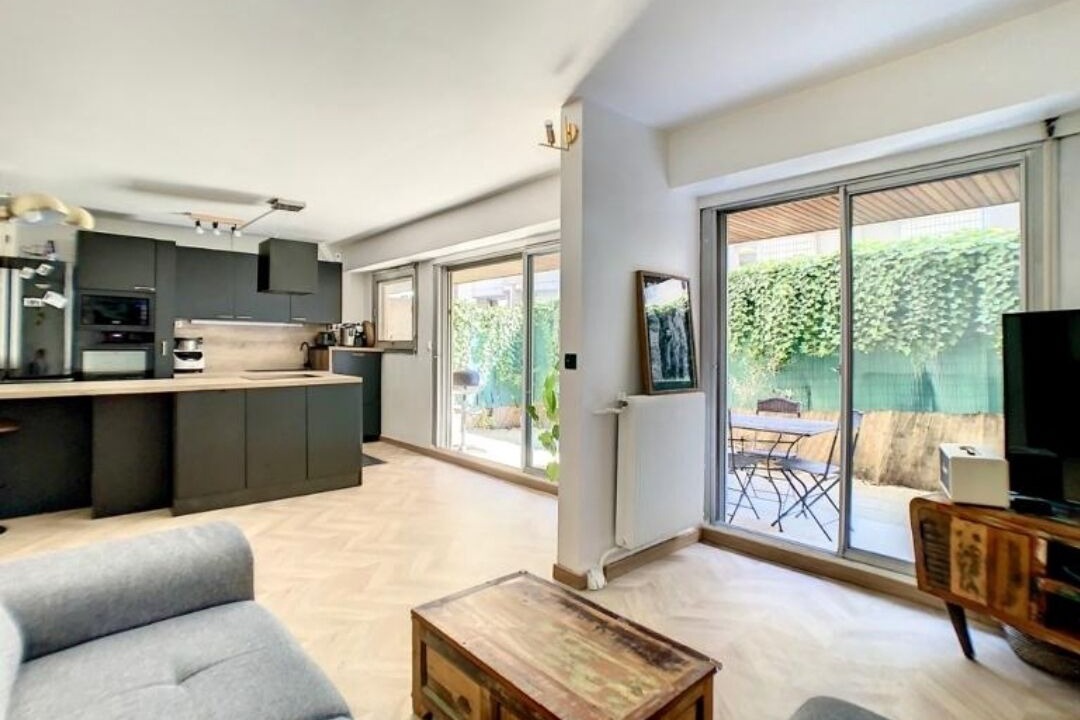Photo of Livingroom in 19th Arrondissement