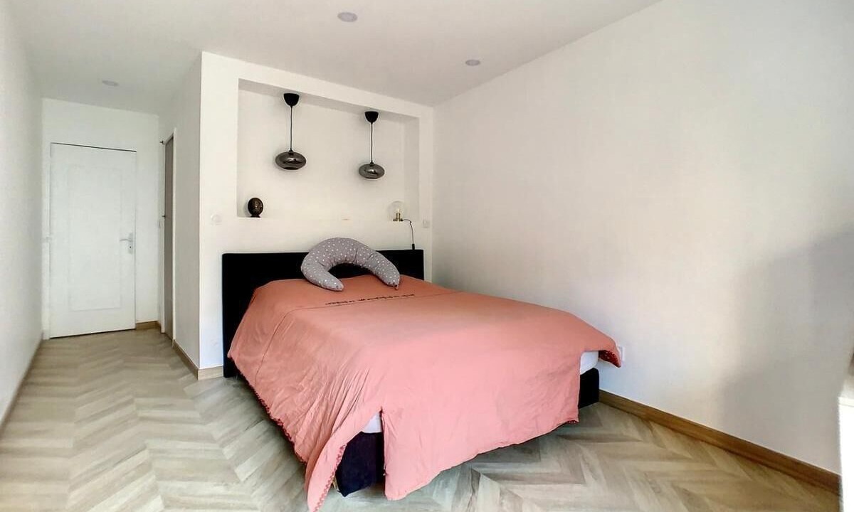 Photo of Bedroom in 19th Arrondissement